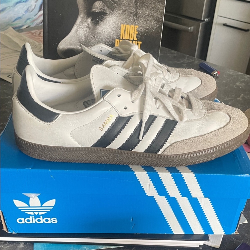 Adidas Samba White and Black Men’s size 10 Sneakers